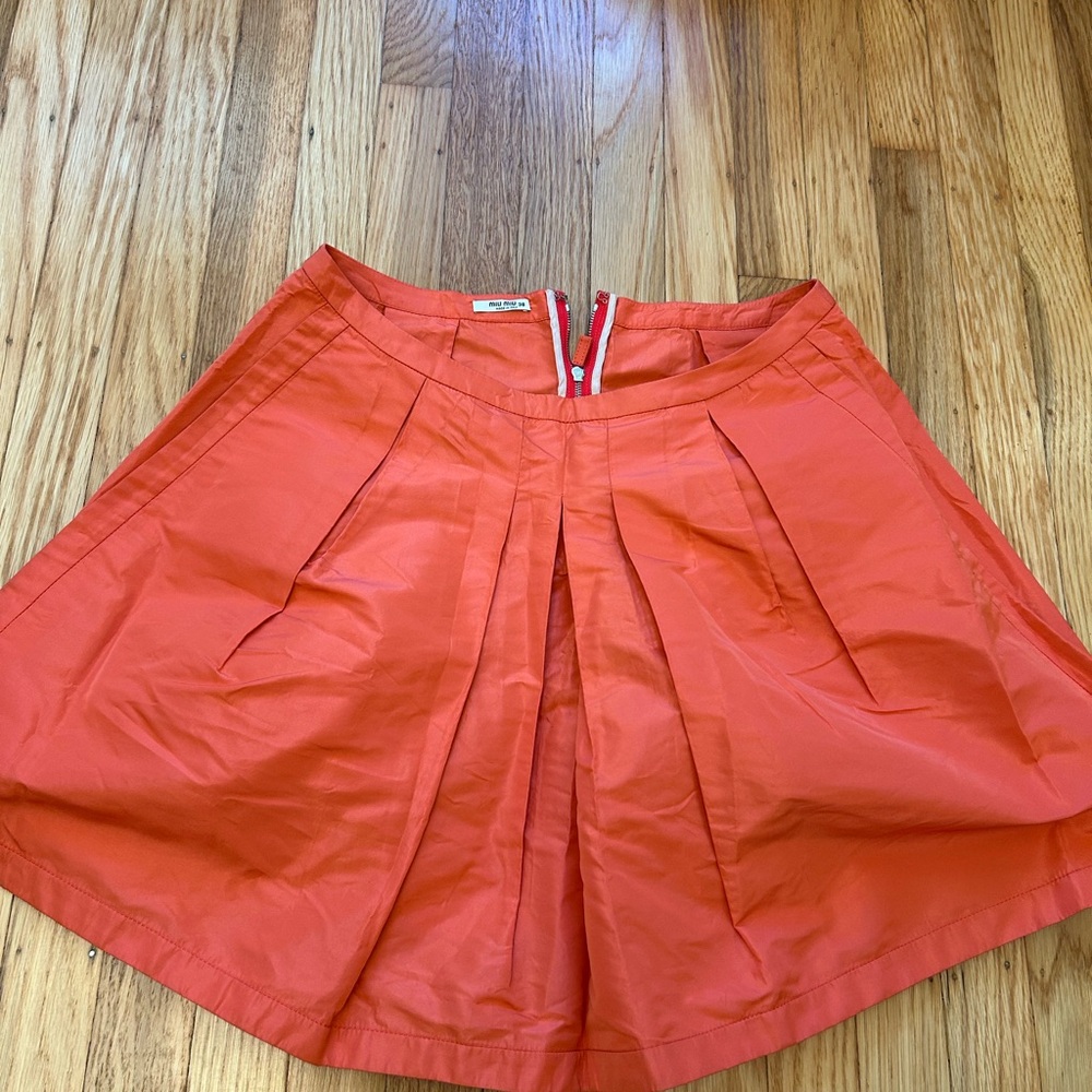 Authentic Miu Miu taffeta skirt size 38. Worn once. Pristine.